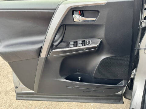 2018 Toyota RAV4 SE