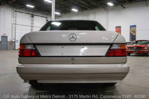 1986 Mercedes-Benz 230E