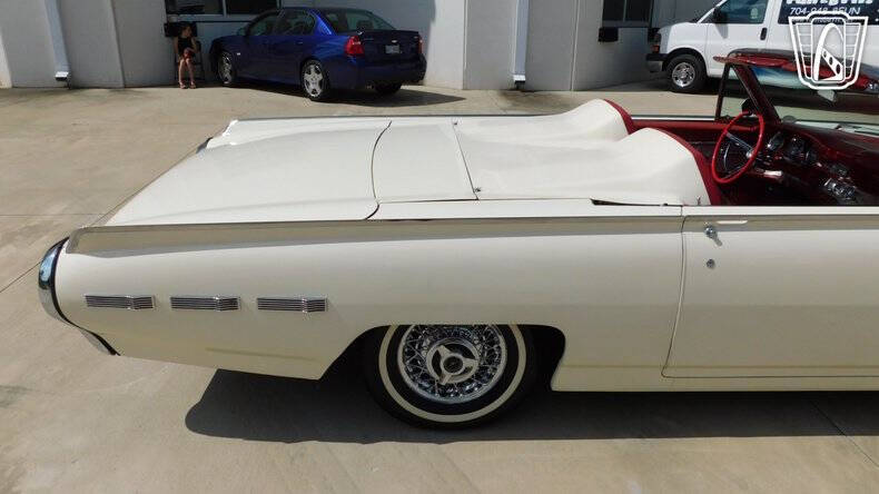 1962 Ford Thunderbird