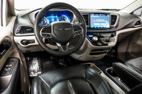 2022 Chrysler Pacifica Touring L
