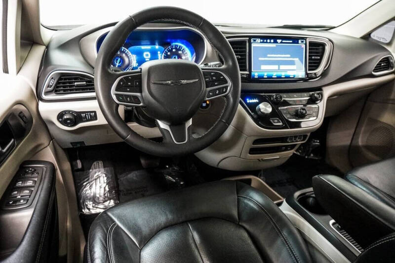 2022 Chrysler Pacifica Touring L
