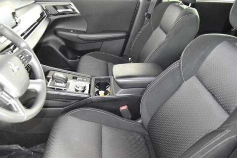 2024 Mitsubishi Outlander ES