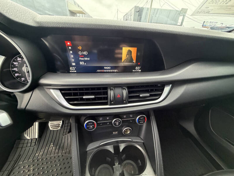 2018 Alfa Romeo Stelvio Ti Sport