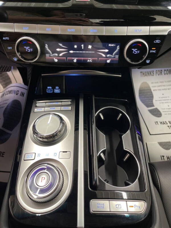 2023 Genesis G80