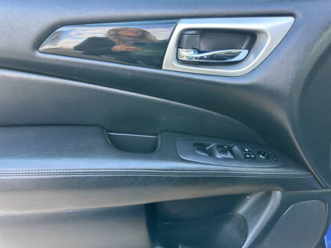 2020 Nissan Pathfinder SV