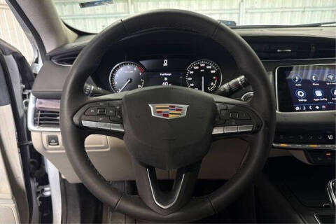 2022 Cadillac XT4 Luxury