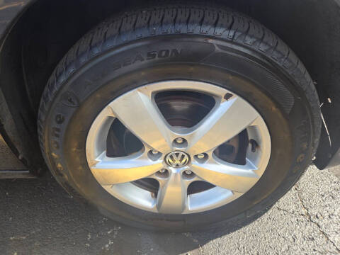 2011 Volkswagen Routan SEL