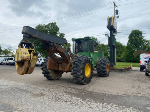 2017 John Deere 748L