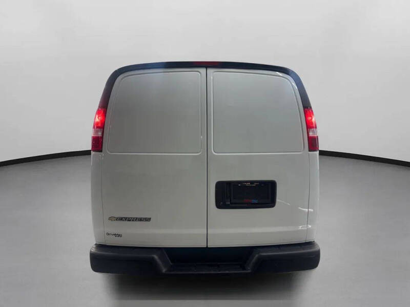 2023 Chevrolet Express 2500