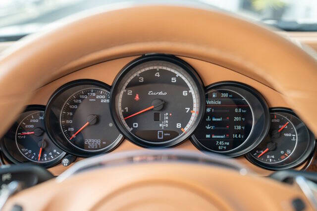 2012 Porsche Panamera 17