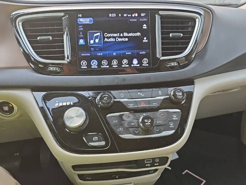 2017 Chrysler Pacifica Touring-L Plus