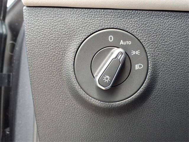 2025 Volkswagen Taos SE