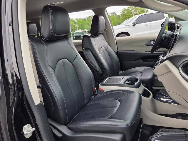 2024 Chrysler Pacifica Plug-In Hybrid Select