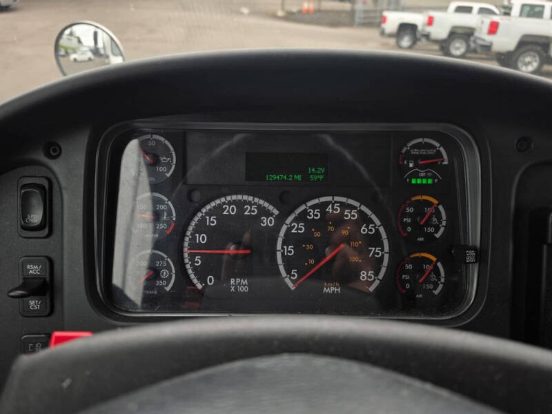 2018 Freightliner M2 106