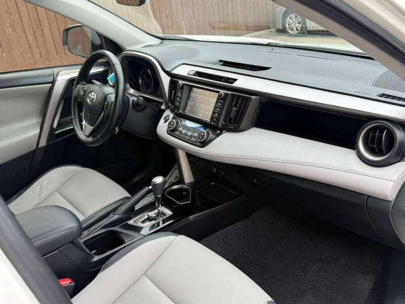 2017 Toyota RAV4 Limited