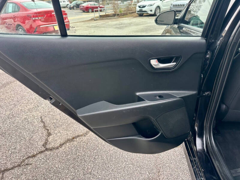2022 Kia Rio 5-Door S