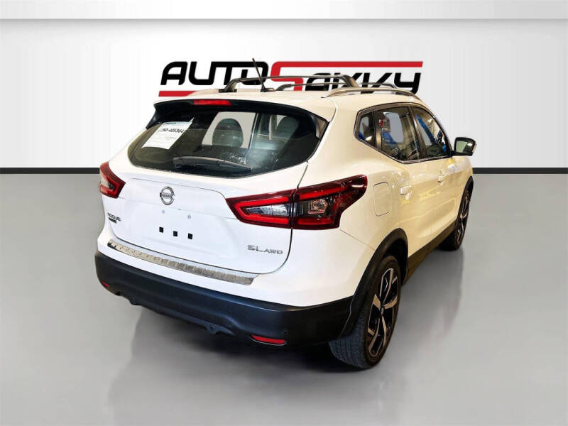 2022 Nissan Rogue Sport SL