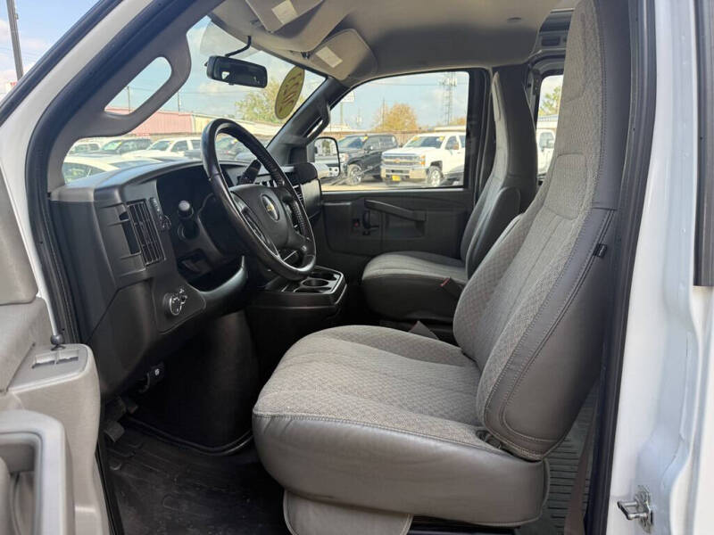 2023 Chevrolet Express 2500