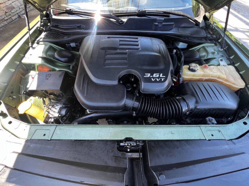 2018 Dodge Challenger SXT Plus