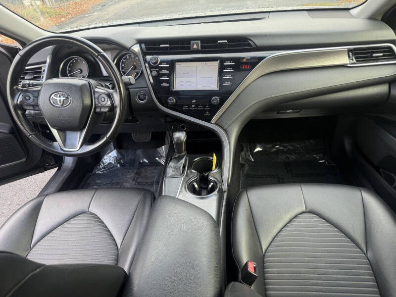 2018 Toyota Camry SE