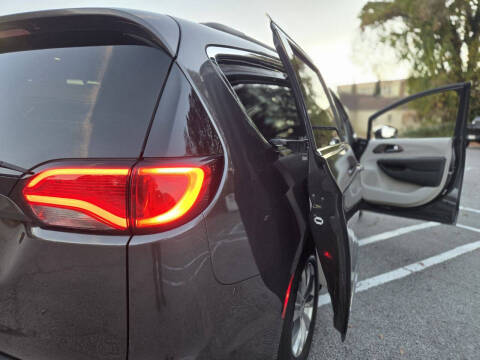 2017 Chrysler Pacifica Touring Plus