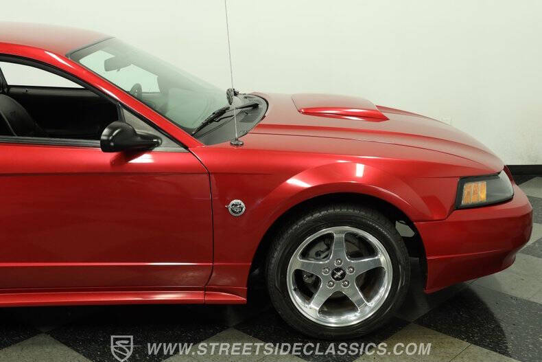 2004 Ford Mustang GT Deluxe