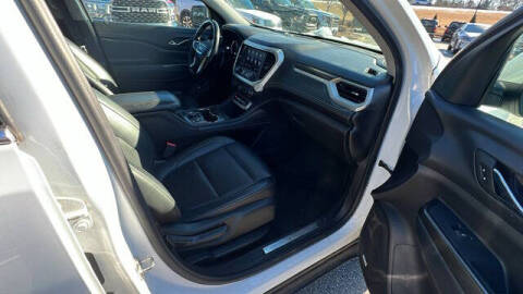 2023 GMC Acadia SLT