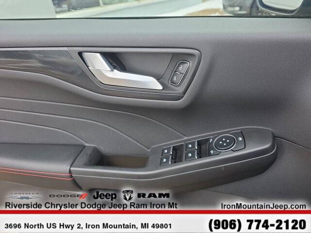 2025 Ford Escape ST-Line Select