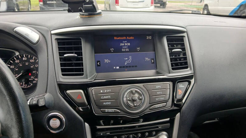 2020 Nissan Pathfinder SV