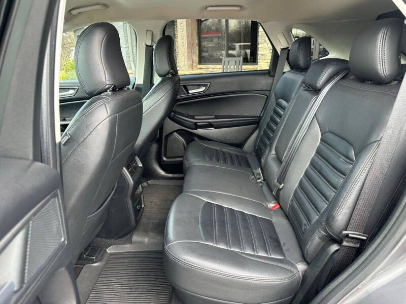 2022 Ford Edge SE