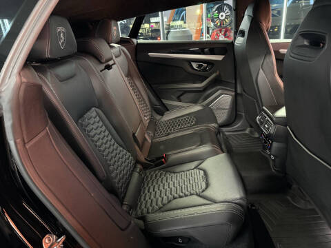 2020 Lamborghini Urus