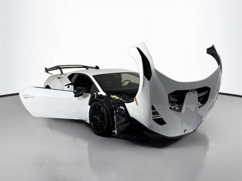 2021 Lamborghini Huracan STO