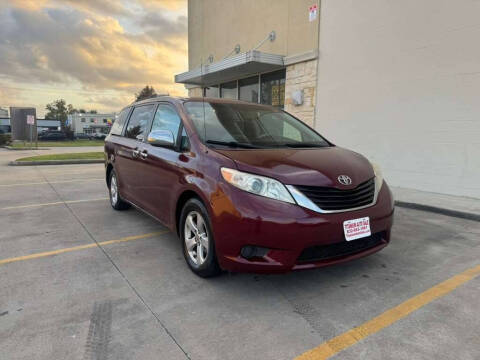 2011 Toyota Sienna LE 8-Passenger