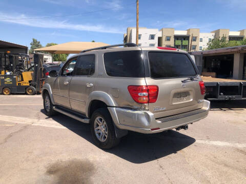 2004 Toyota Sequoia SR5