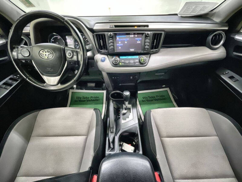 2017 Toyota RAV4 Hybrid XLE