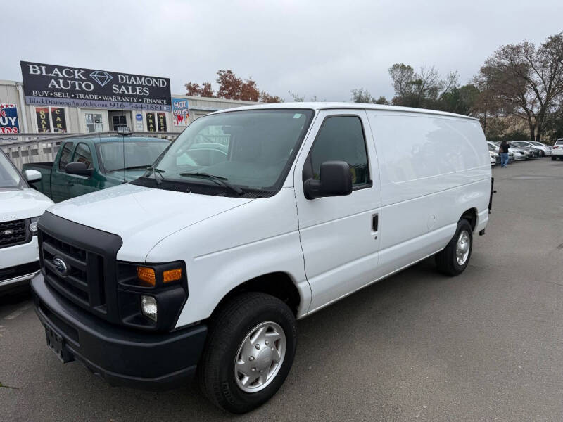2011 Ford E-Series Econoline Van Commercial's photo