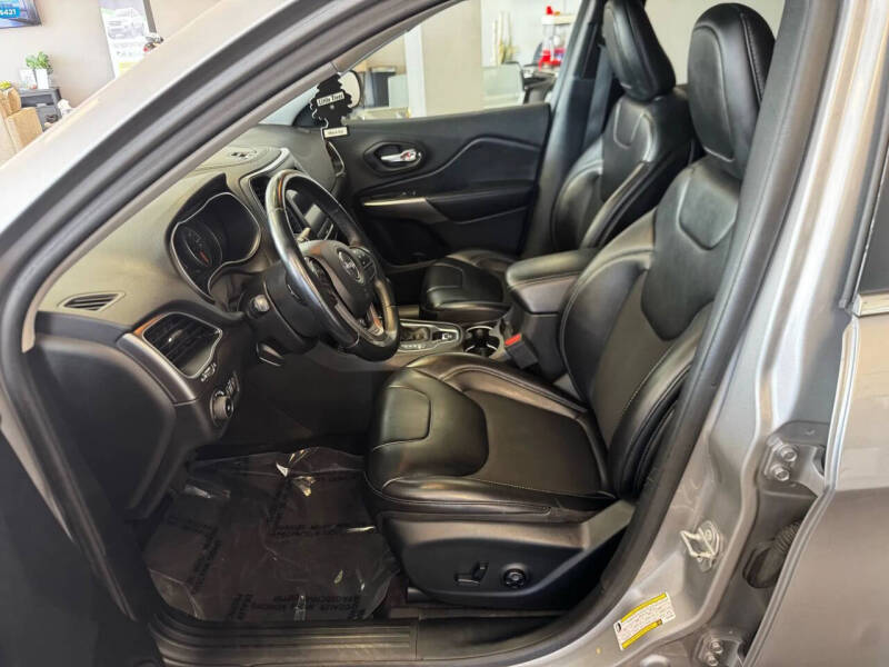 2019 Jeep Cherokee Latitude Plus