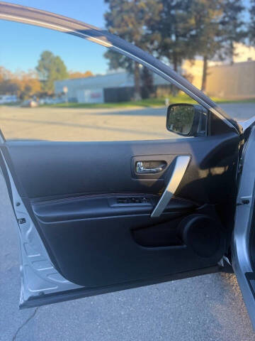 2011 Nissan Rogue SV