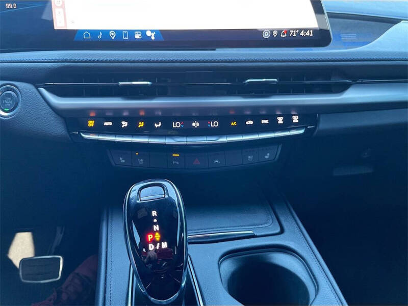 2024 Cadillac XT4 Sport