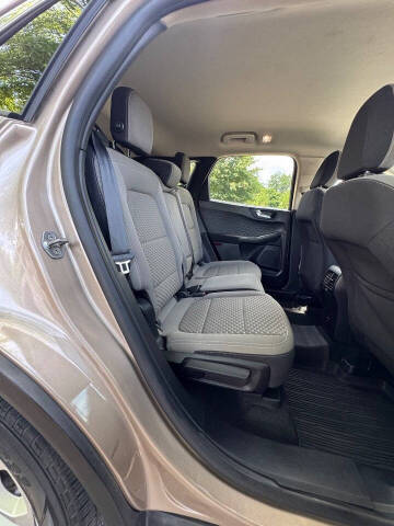 2020 Ford Escape SE