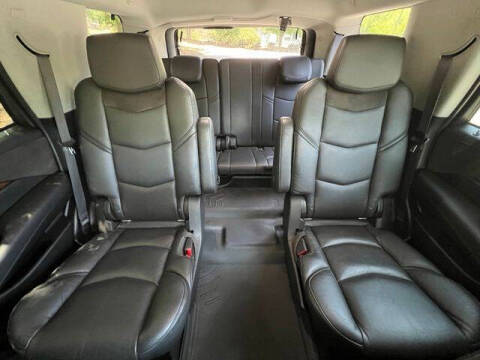 2017 Cadillac Escalade Luxury