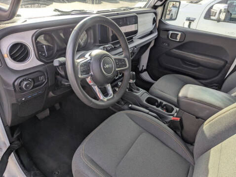 2024 Jeep Wrangler Sahara 4xe