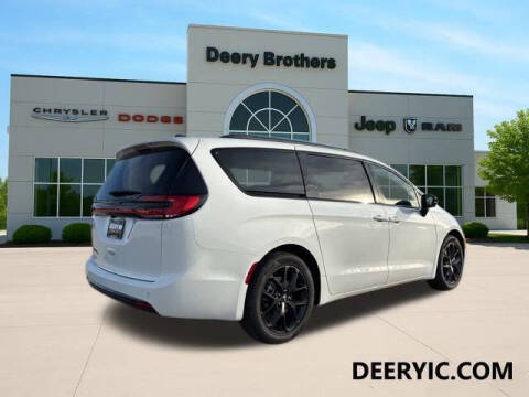 2026 Chrysler Pacifica Select