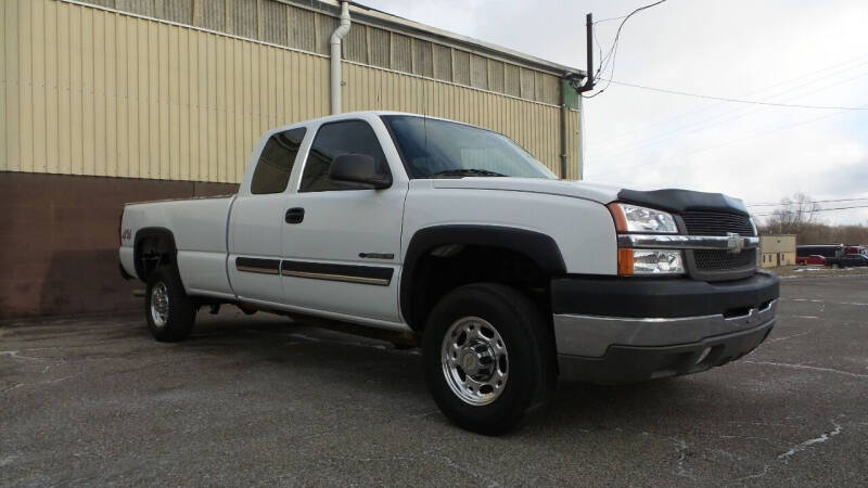 2004 Chevrolet Silverado 2500HD for sale at Car $mart in Masury OH