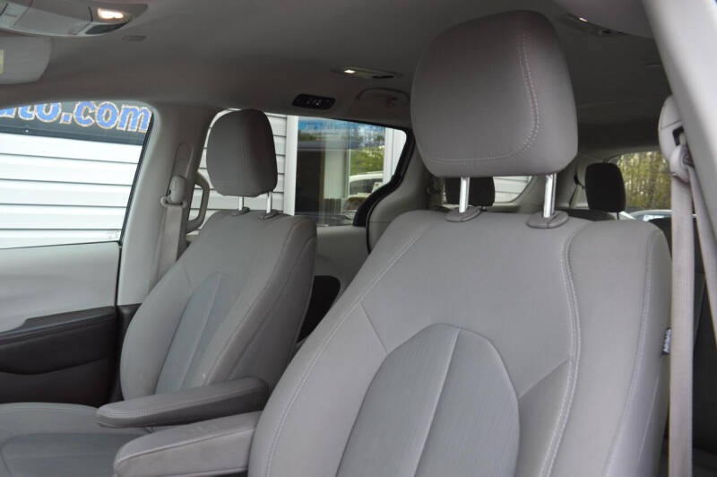 2017 Chrysler Pacifica LX