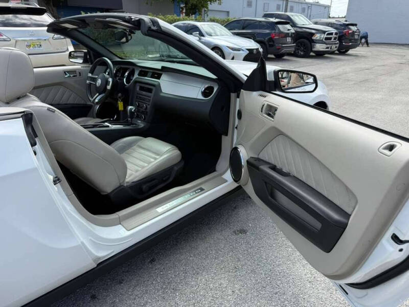 2011 Ford Mustang GT Premium