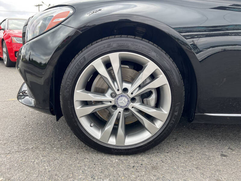 Used 2015 Mercedes-Benz C-Class C300 Luxury with VIN 55SWF4KB6FU051171 for sale in Edmonds, WA