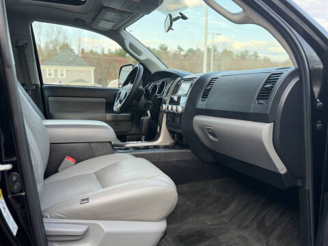 2015 Toyota Sequoia SR5