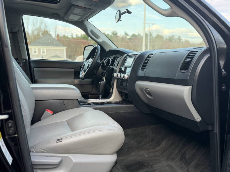 2015 Toyota Sequoia SR5