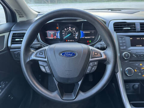 2017 Ford Fusion Hybrid SE